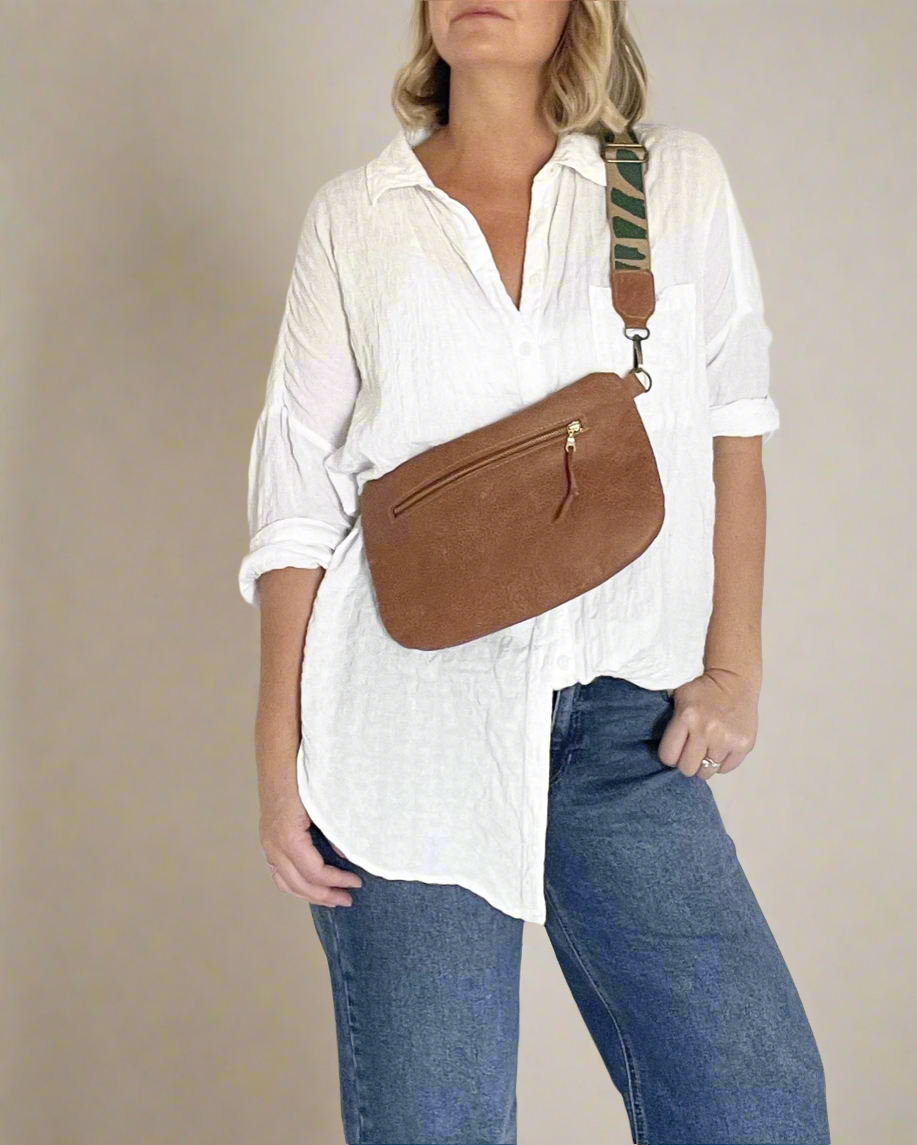 Leather Crossbody in spice brown