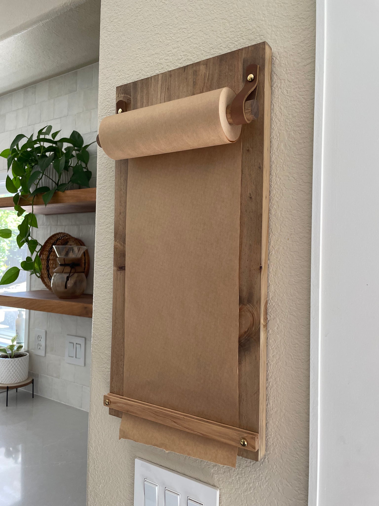 Kraft Paper Message Board Dispenser Wood & Leather Wall Hanging